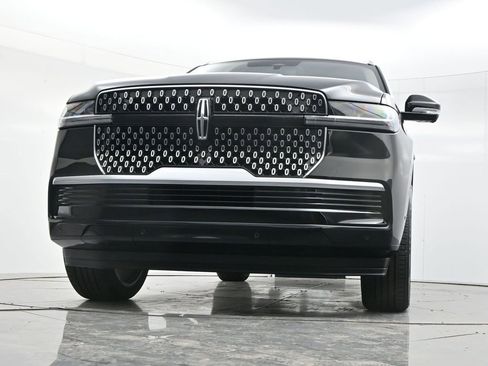 Used 2025 Lincoln Navigator Reserve AWD/4WD image 52