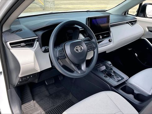 Used 2026 Toyota Corolla Cross L FWD image 15