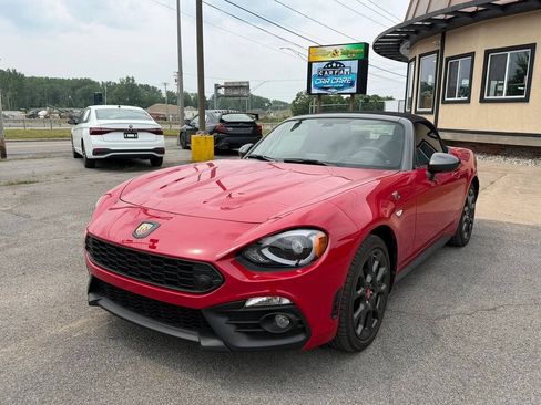 Used 2019 FIAT 124 Spider Abarth w/ Convenience Group RWD image 1