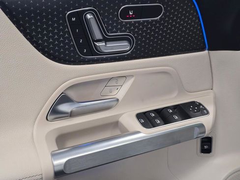 New 2026 Mercedes-Benz GLB 250 4MATIC image 34
