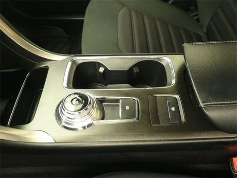 Used 2018 Ford Fusion SE w/ Fusion SE Technology Package image 13