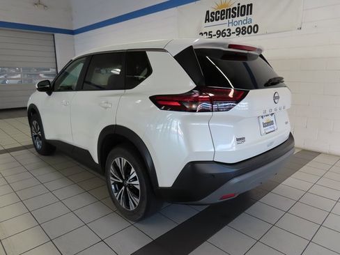 Used 2023 Nissan Rogue SV image 11