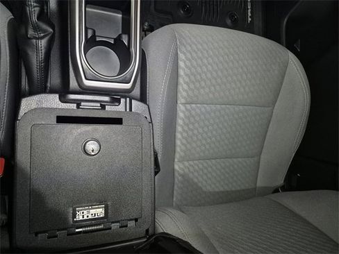 Certified 2021 Toyota Tacoma SR5 image 36