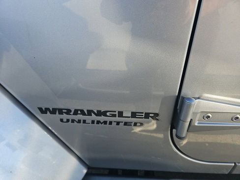 Used 2014 Jeep Wrangler Unlimited Sahara w/ Max Tow Package image 13