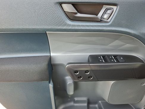 Used 2024 Ford Maverick XL image 12