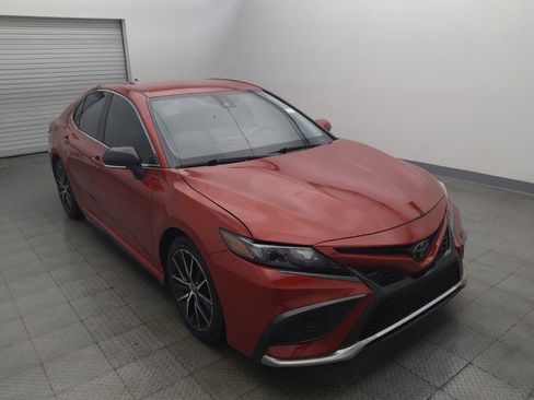 Used 2022 Toyota Camry SE w/ Convenience Package FWD image 13