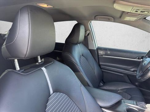 Used 2022 Toyota Camry SE w/ Carpet Mat Package (TMS) FWD image 15