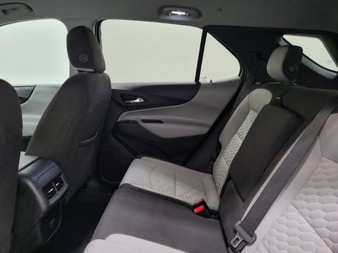 Used 2018 Chevrolet Equinox LT image 18