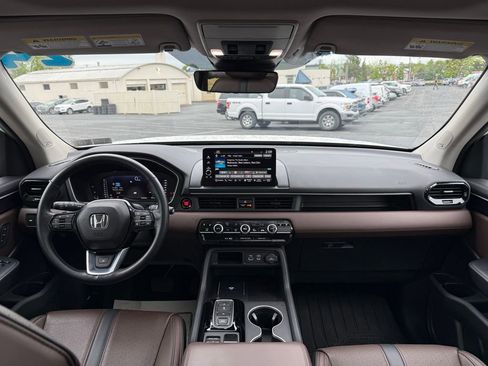 Used 2024 Honda Pilot Elite image 14