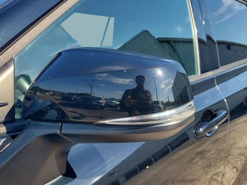 Used 2022 Toyota Highlander XSE FWD image 28