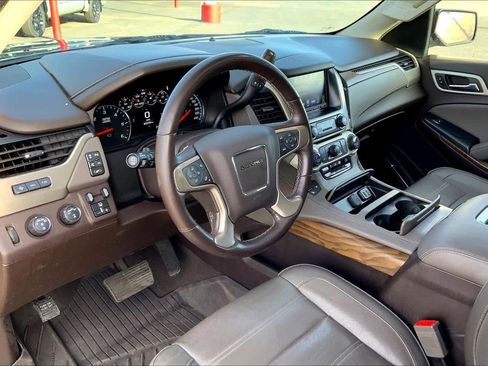 Used 2019 GMC Yukon Denali w/ Denali Ultimate Package image 18