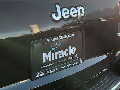 Certified 2021 Jeep Grand Cherokee Limited w/ Premium Lighting Group image 33