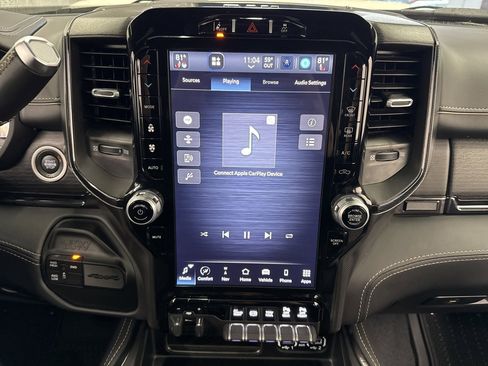 Used 2024 RAM 2500 Limited image 29