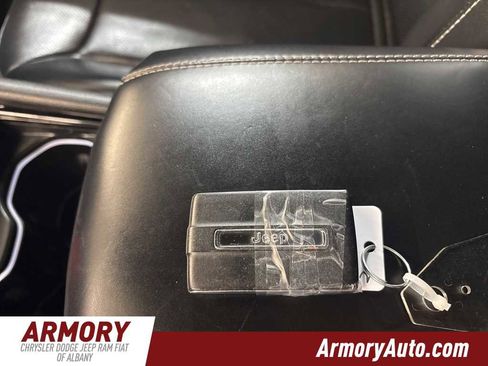 Used 2023 Jeep Grand Cherokee L Overland image 24