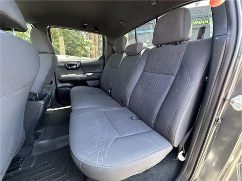 Used 2019 Toyota Tacoma TRD Off-Road AWD/4WD image 16