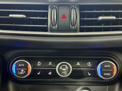 Used 2023 Alfa Romeo Stelvio Ti image 24