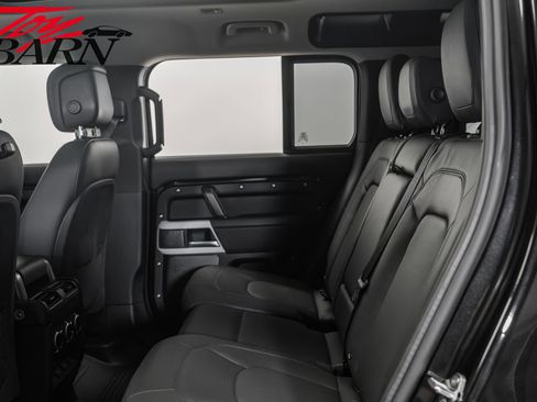 Used 2024 Land Rover Defender 110 SE image 41