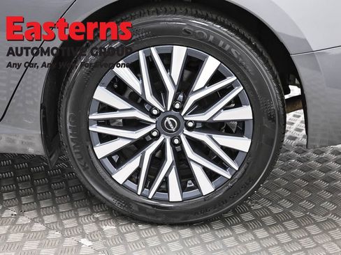 Used 2025 Nissan Altima 2.5 SV image 33