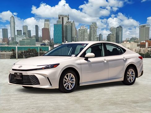 Used 2025 Toyota Camry LE FWD image 1