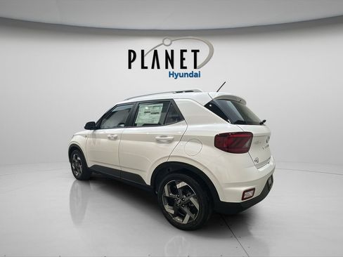 New 2026 Hyundai Venue SEL FWD image 4