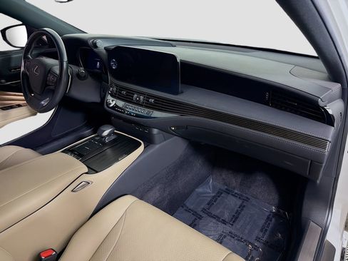 Used 2021 Lexus LS 500 RWD image 31