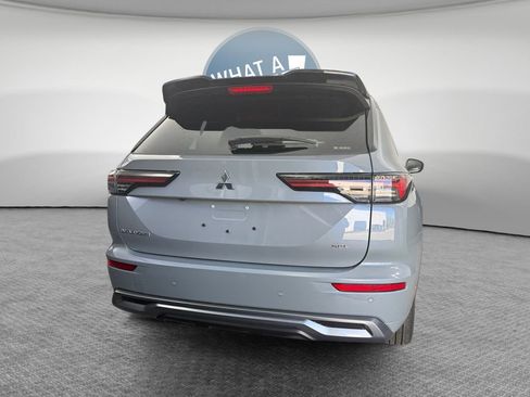 New 2026 Mitsubishi Outlander SEL image 5