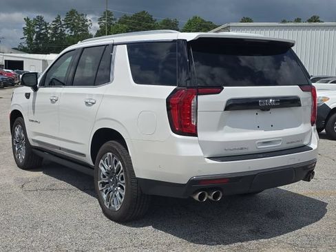 Used 2024 GMC Yukon Denali Ultimate AWD/4WD image 3