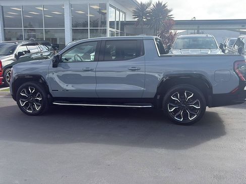 Used 2024 GMC Sierra EV Denali AWD/4WD image 4