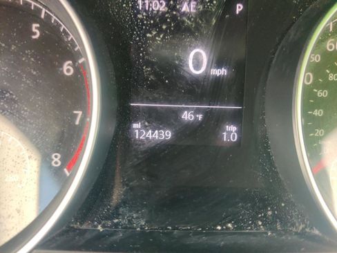 Used 2017 Volkswagen Golf S image 8