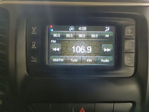 Used 2014 Jeep Cherokee Latitude FWD image 25