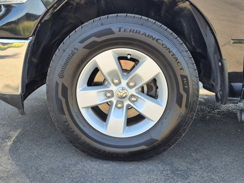 Used 2016 RAM 1500 Classic SLT image 17