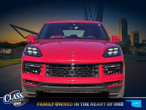 Used 2024 Porsche Cayenne S image 2