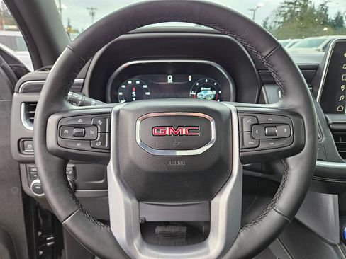 Used 2023 GMC Yukon SLT w/ SLT Premium Package image 23