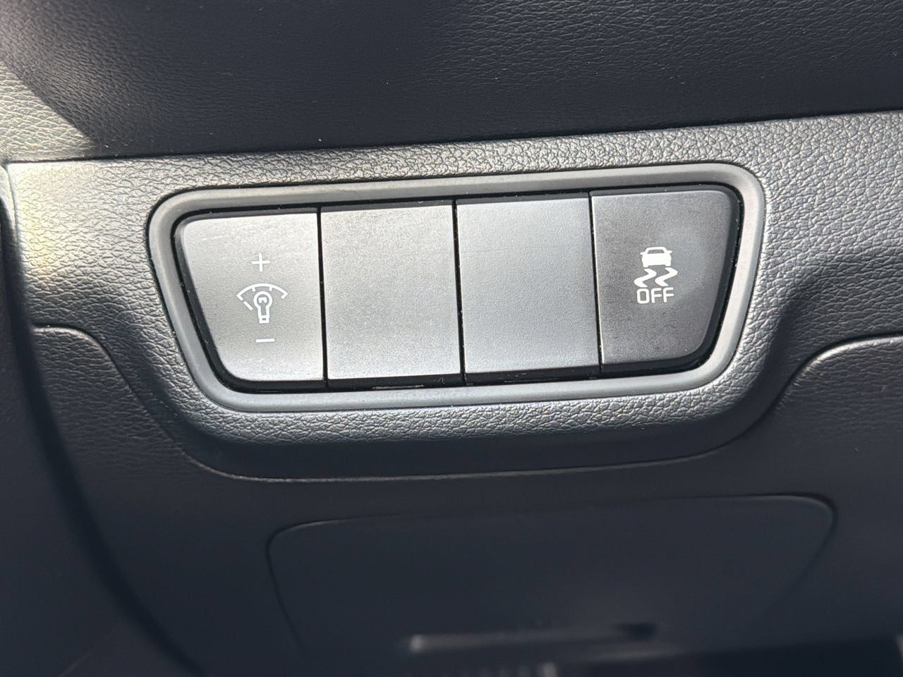 Used 2024 Kia Forte LXS FWD image 23