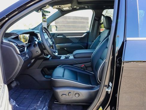 New 2026 GMC Acadia Denali w/ Super Cruise Package FWD image 13