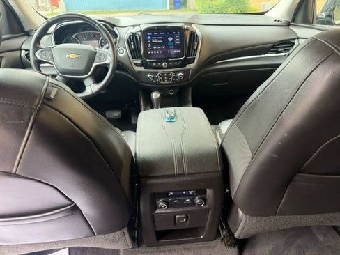 Used 2020 Chevrolet Traverse LT w/ Driver Confidence II Package AWD/4WD image 13