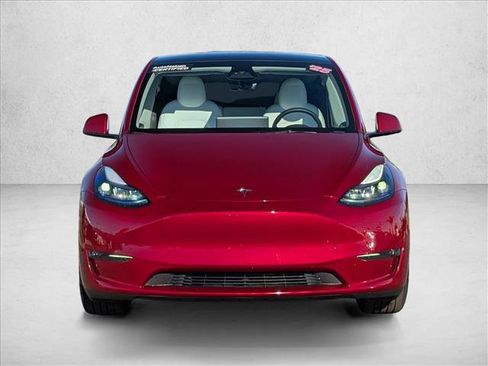 Used 2025 Tesla Model Y Performance image 2