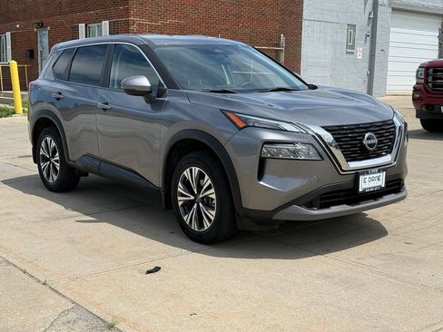 Used 2023 Nissan Rogue SV FWD image 4