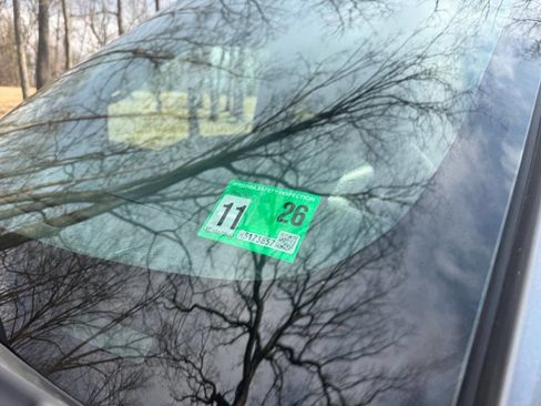 Used 2011 Ford F150 XLT image 25