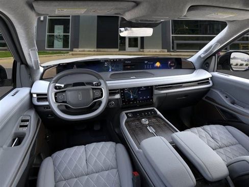 New 2026 Lincoln Navigator L Black Label w/ Black Label Special Edition AWD/4WD image 32