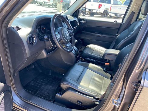 Used 2017 Jeep Patriot High Altitude AWD/4WD image 12
