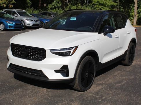 New 2026 Volvo XC40 B5 Ultra w/ Climate Package image 7