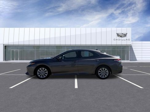 Used 2020 Toyota Camry LE FWD image 5