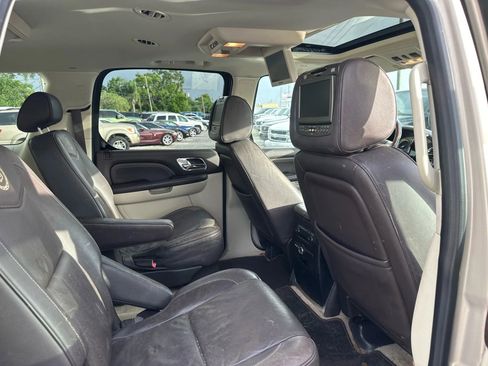 Used 2008 Cadillac Escalade ESV AWD image 16