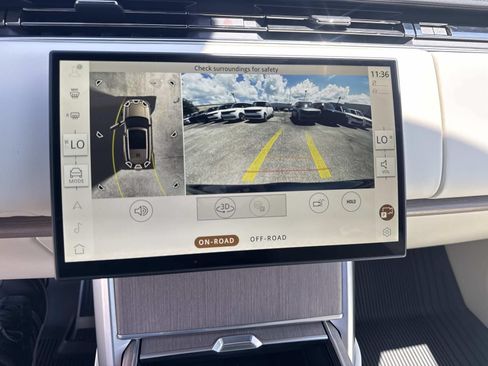 New 2026 Land Rover Range Rover Long Wheelbase SE AWD/4WD image 12