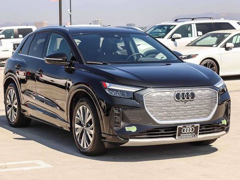 Used 2023 Audi Q4 e-tron Premium w/ Premium Plus RWD image 3