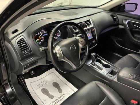 Used 2018 Nissan Altima 2.5 SR w/ SR Midnight Edition FWD image 10