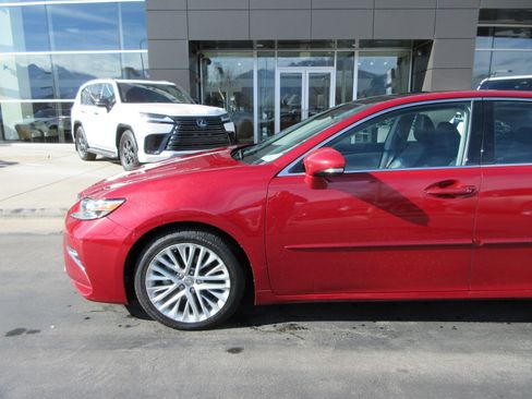Used 2016 Lexus ES 350 image 2