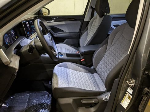 New 2025 Volkswagen Tiguan S image 11