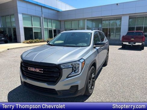 Used 2023 GMC Terrain SLE w/ Driver Convenience Package FWD image 1